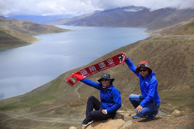 雪山之巅惊现建业红